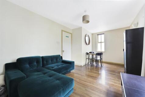 Cleveland Grove, Stepney Green, E1
