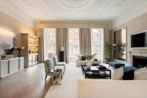 Queen’s Gate, South Kensington SW7