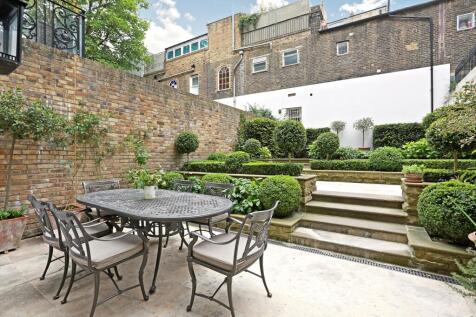Earl’s Court Square, London, SW5